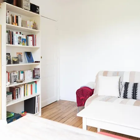 Charming Apt In The 20Th In Paris Париж